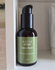 Dalya Pure Intim Oilcare 100ml i sin naturliga badrumsmiljö