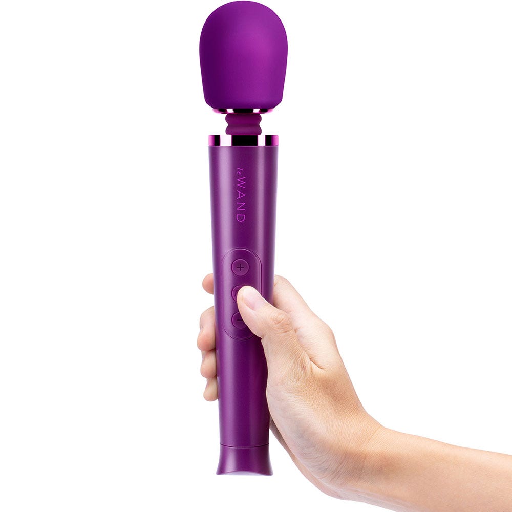 Le Wand - Petite Rechargeable Vibrating Massager Cherry - Lustly