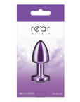 Rear Assets Petite Purple buttplug produktförpackning, framsida mot vit bakgrund.