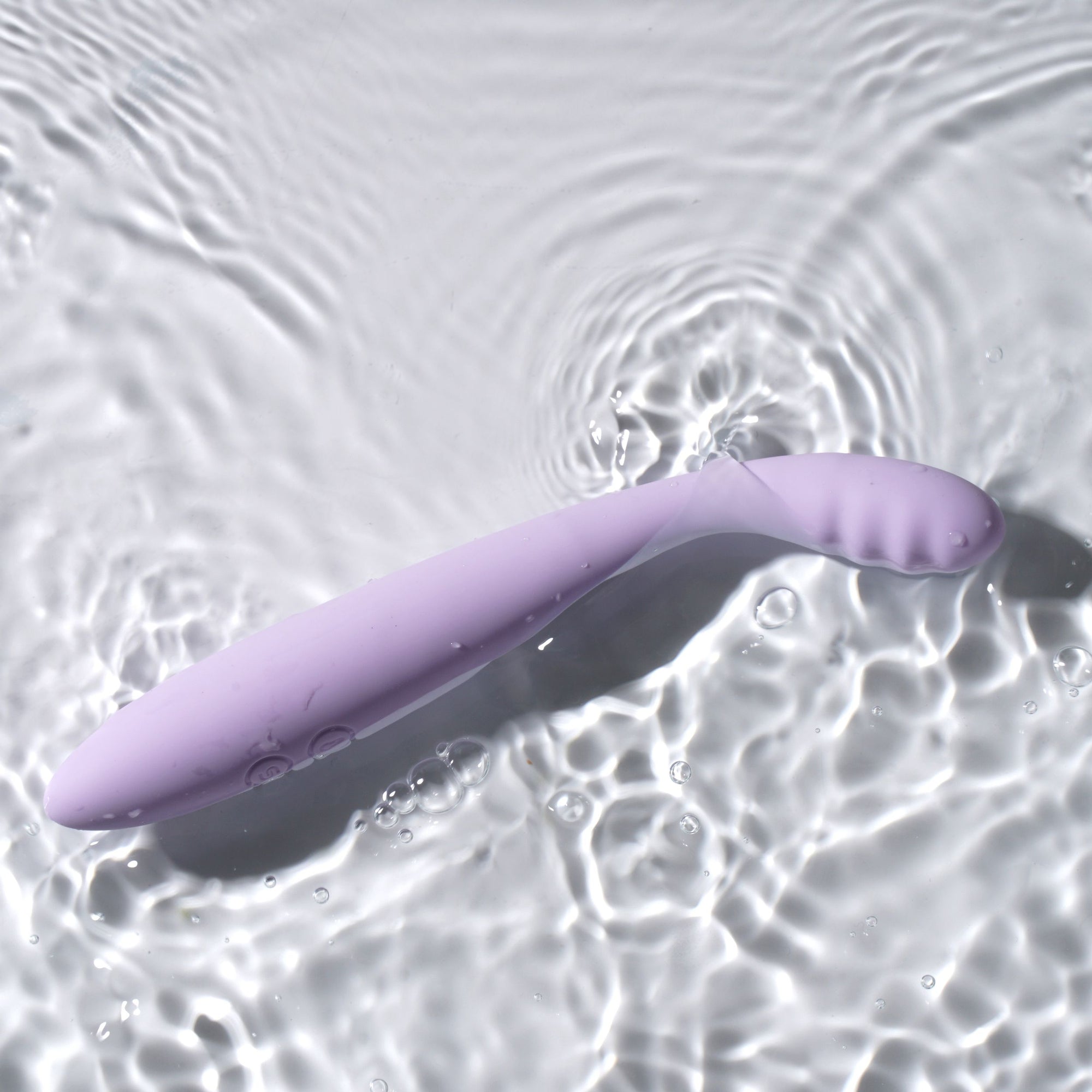 Svakom Cici 2 lila med USB-laddning och dammskydd