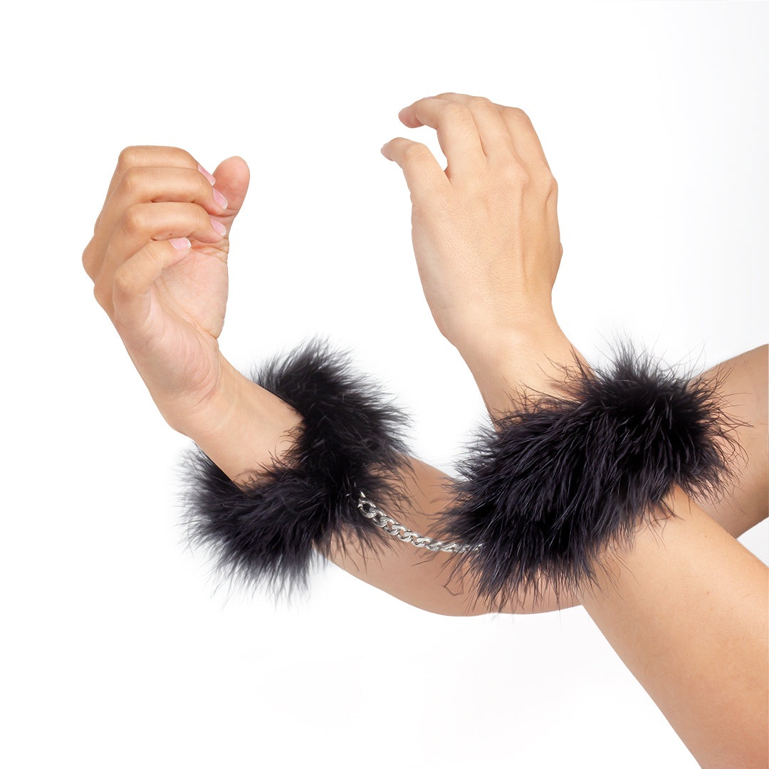 Secret Play Fuzzy Handcuffs Black