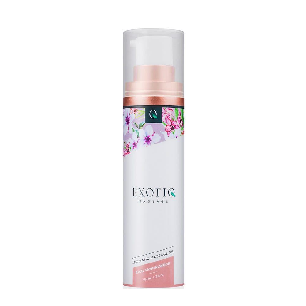 Exotiq Aromatic Massage Oil Rich Sandalwood mot vit bakgrund.