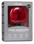 Furry Handcuffs Red i grå förpackning. 