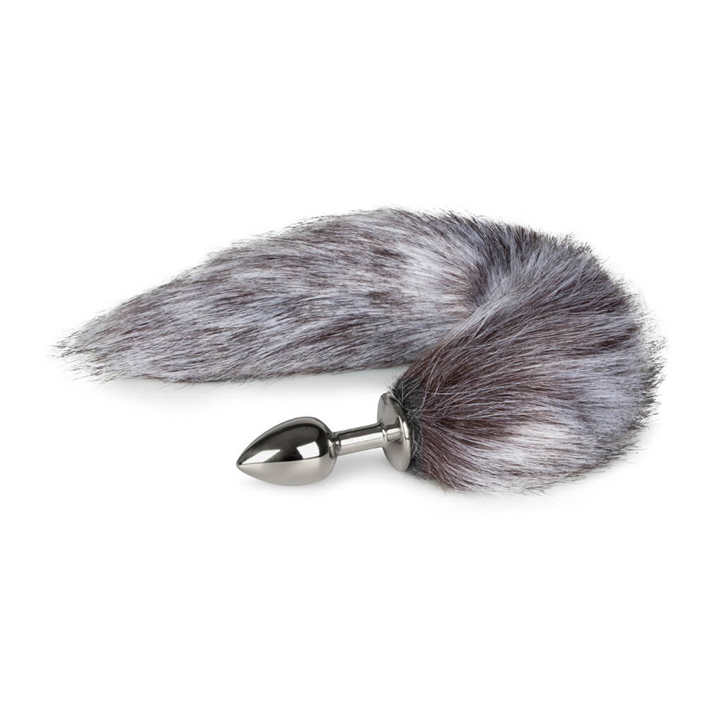 Fox Tail Plug No. 5 Silver liggandes mot vit bakgrund.