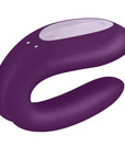 baksidan av Satisfyer Double Joy Violet Appstyrd Parvibrator. Ladduttaget i fokus och knappar på ovansidan.