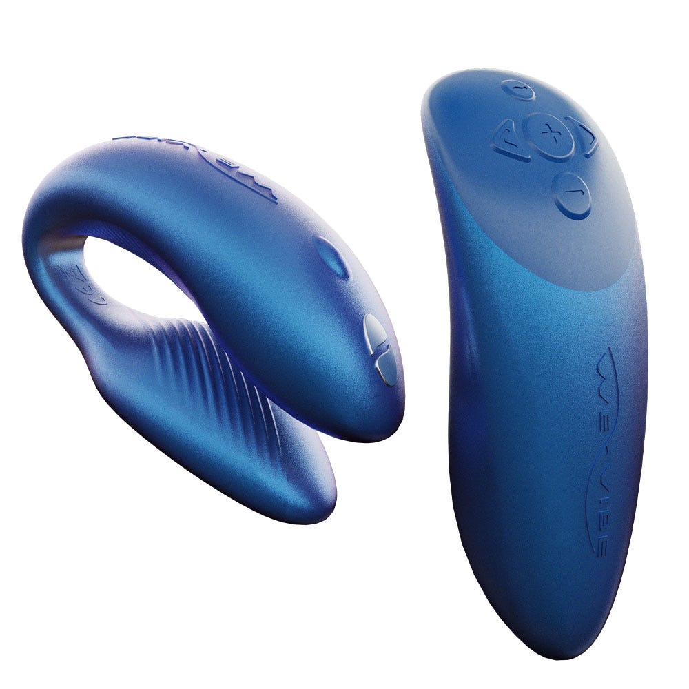 We-Vibe Chorus Cosmic Blue Samlagsvibrator med blå fjärrkontroll med fem knappar.