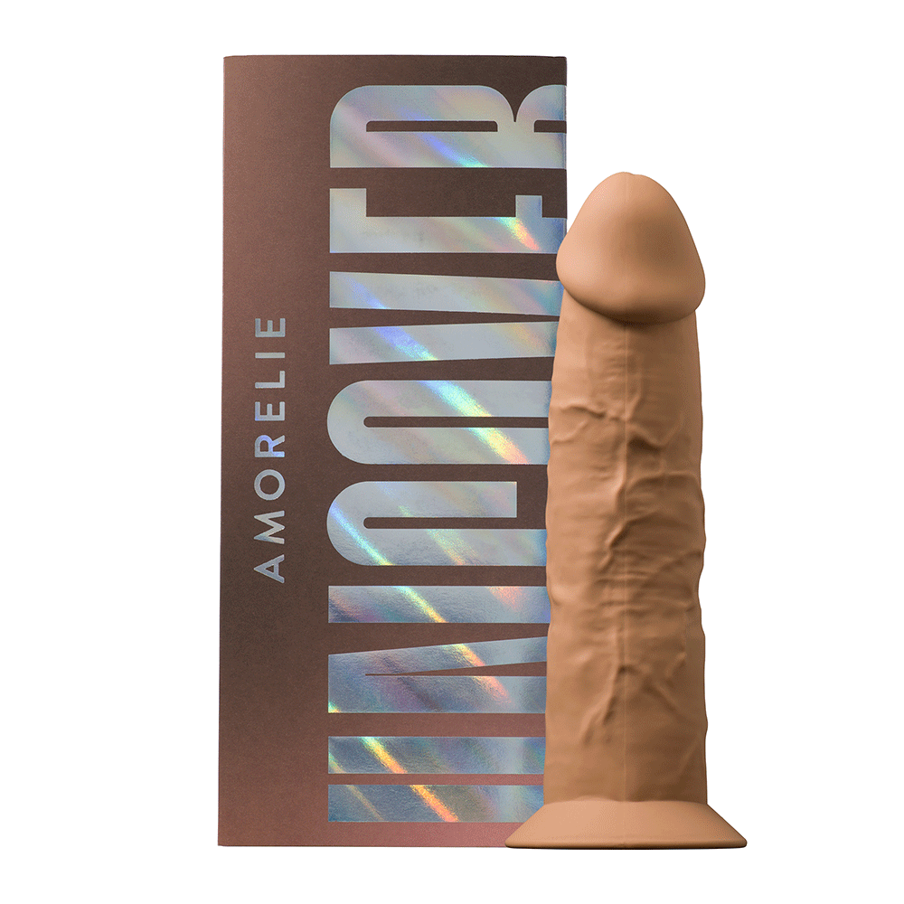 Realistisk Dildo Caramel 18 cm framför förpackning