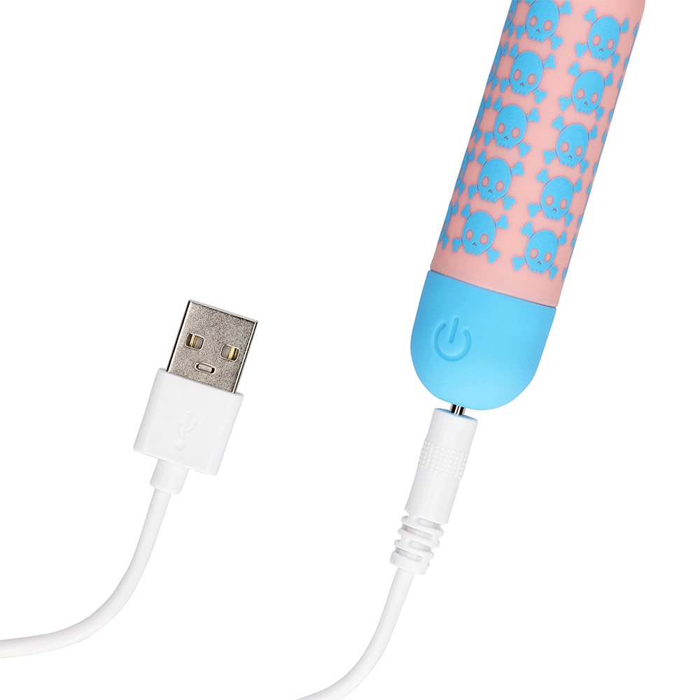 Bone to be Wild Bulletvibrator med i kopplad USB-laddare mot vit bakgrund.