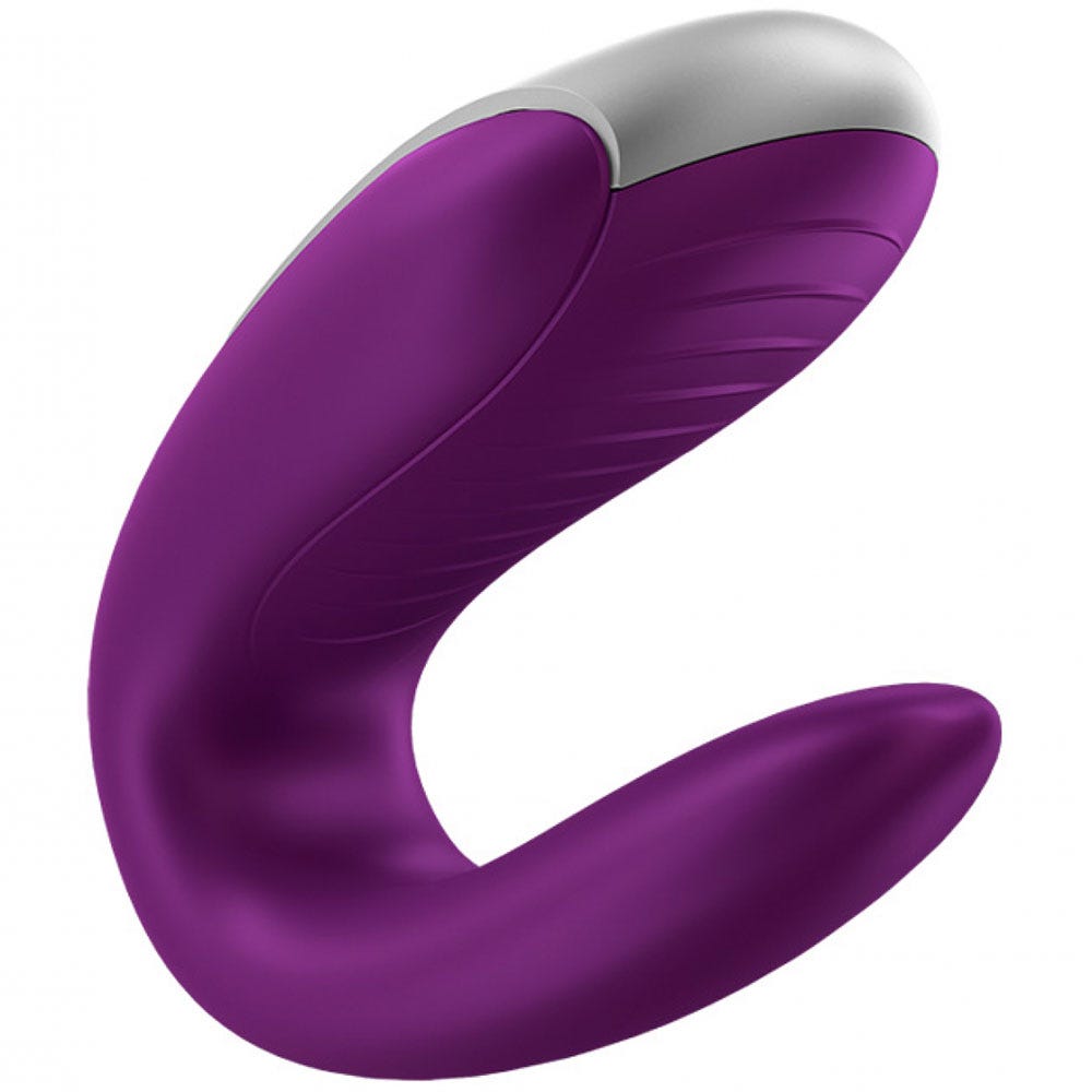 Undersida av Satisfyer Double Fun Appstyrd Parvibrator Lila  mot vit bakgrund.