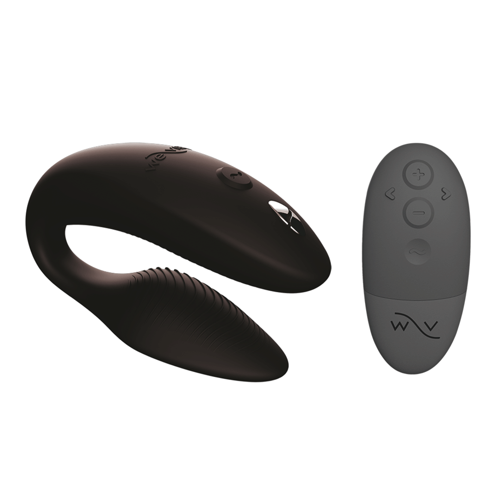 Double the fun we-vibe sync 2 och fjärrkontroll mot vit bakgrund.