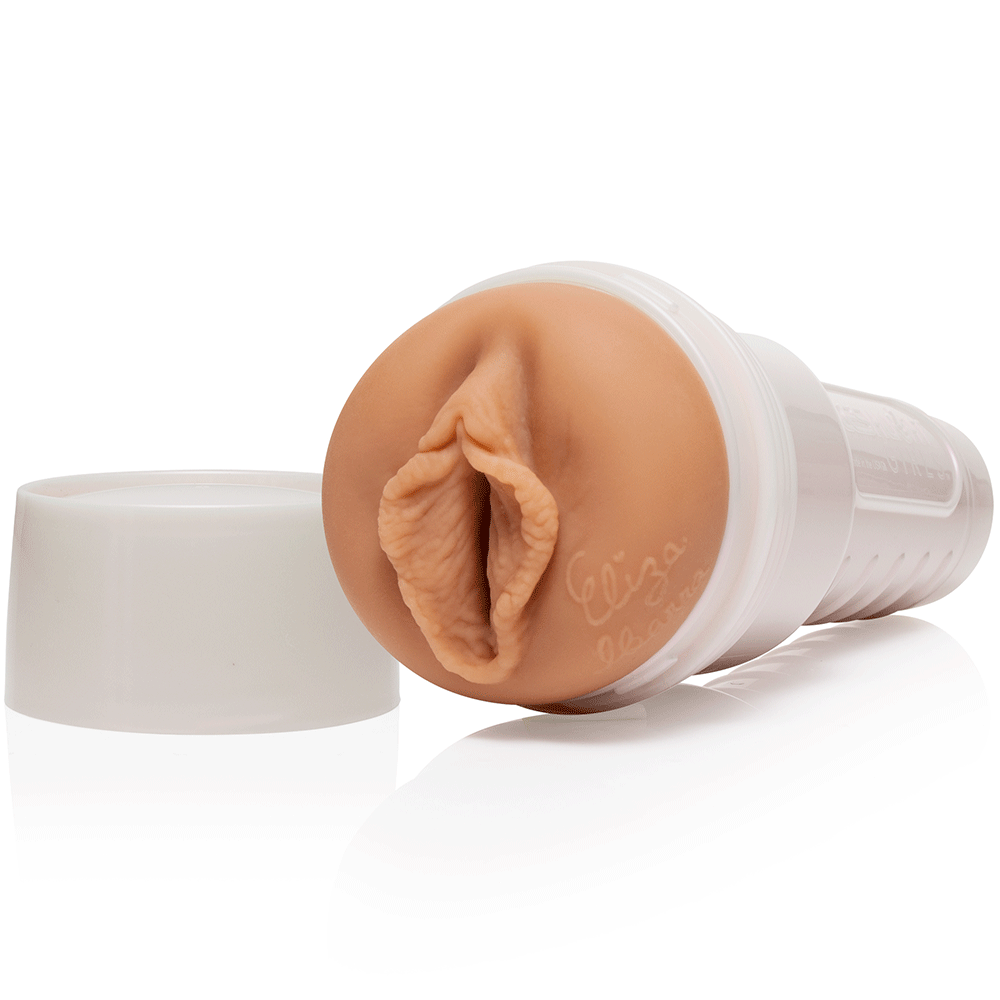 Fleshlight Girls Eliza Ibarra Ethereal med lock och blankt vitt handtag. På vit bakgrund.