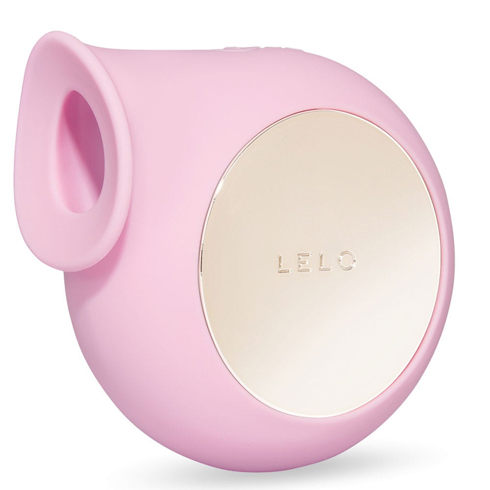 LELO Sila Cruise Pink Lufttrycksvibrator mot vit bakgrund