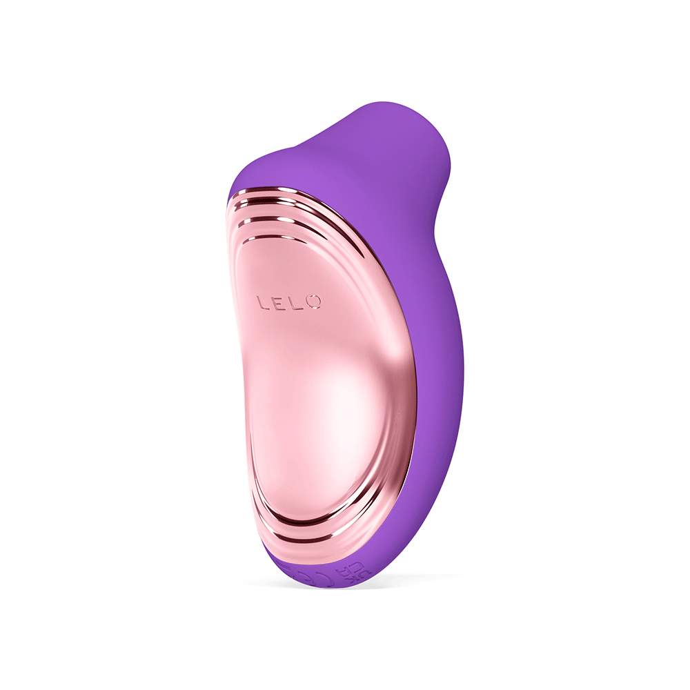 LELO Sona 2 Travel Purple ståendes mot vit bakgrund. Baksida.