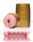 insidan av Fleshlight Quickshot Stamina Training Unit. Rosa produkt mot vit bakgrund.