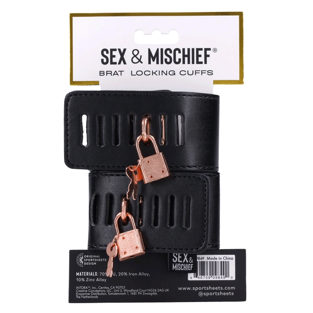 Sex &amp; Mischief Brat Locking Cuffs produktförpackning, baksida mot vit bakgrund.