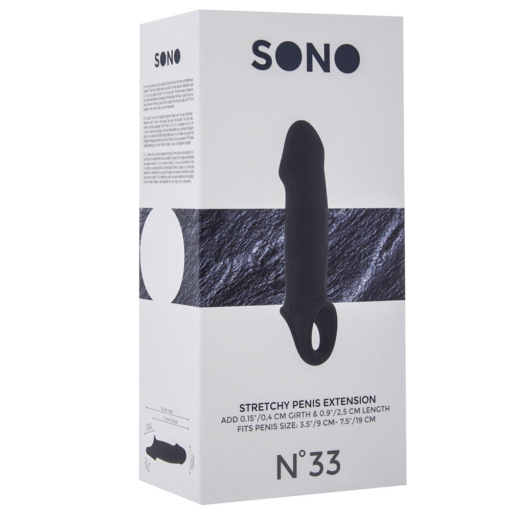 förpackning till SONO Stretchy Penis Extension N.33. Logga på vit kartong. Vit bakgrund.