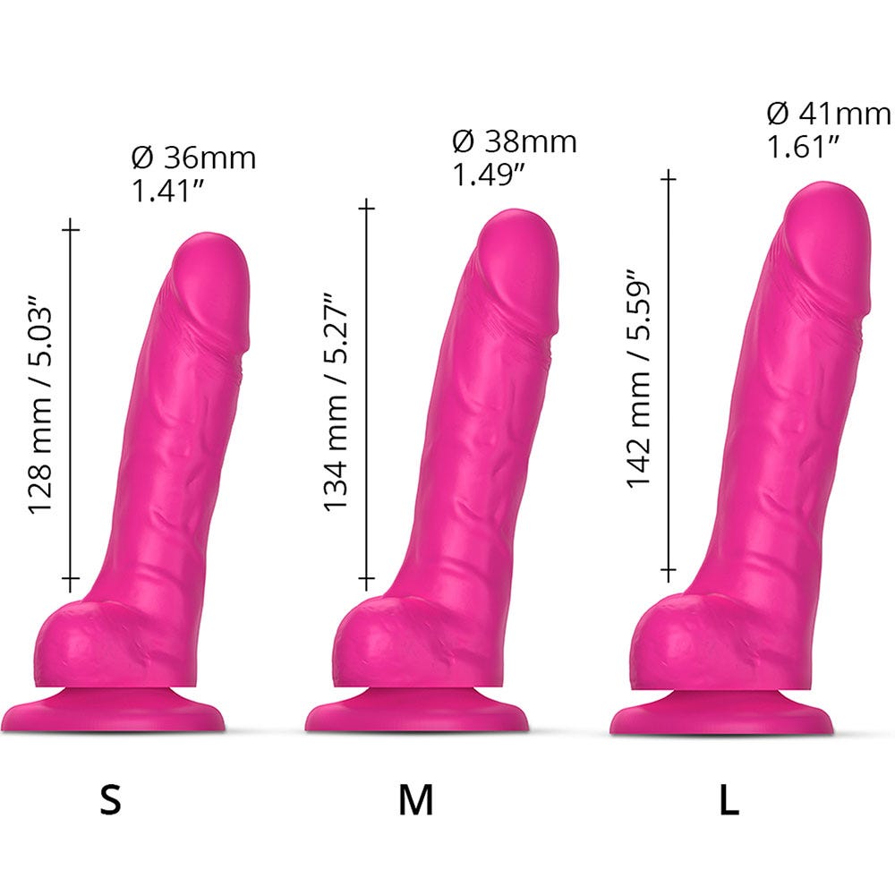 Strap-On-Me Sliding Skin Realistic Dildo Fuchsia L i jämförelse med storlekarna S och M mot vit bakgrund.