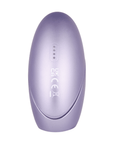 Framsida av stängd Svakom Pulse Galaxie Lilac Lufttrycksvibrator mot vit bakgrund.