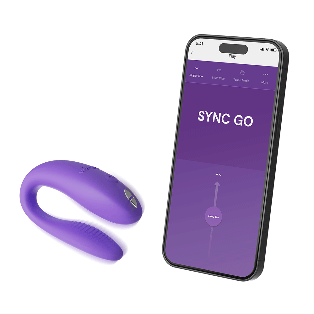 Sync Go Light Purple och smartphone mot vit bakgrund.