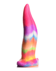 Unicorn Tongue Glow in the Dark Silicone Dildo ståendes mot vit bakgrund. Sidvinkel.