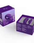 Öppen förpackning till We-vibe Sync 2 Purple. Lila kartong med vita detaljer- Man ser produkten i den öppna lådan.