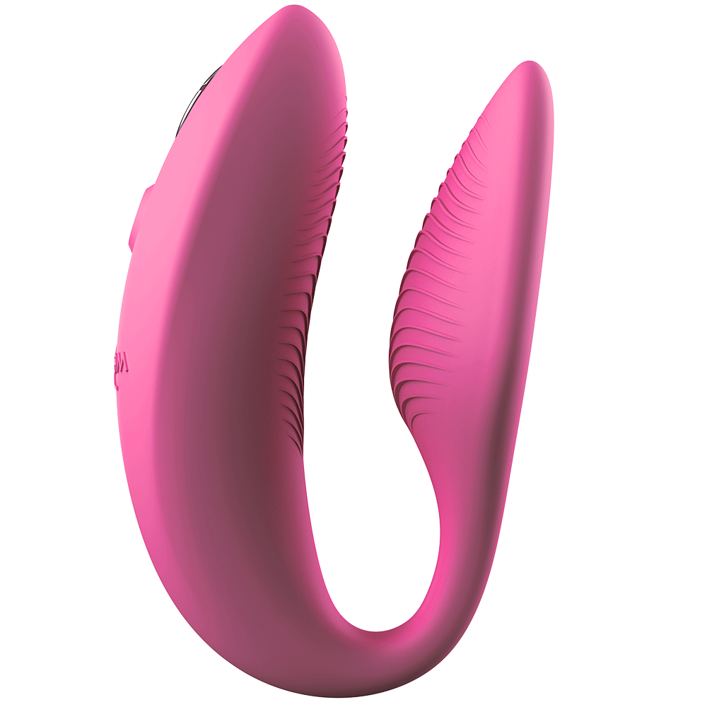 Rosafärgad We-vibe Sync Appstyrd Parvibrator från sidan. Räfflade skuggor på insidan.