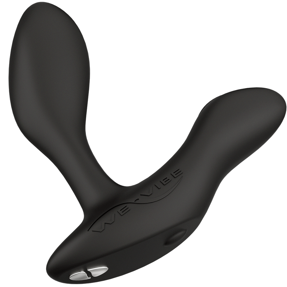 We-vibe Vector+ Charcoal Black Prostatavibrator lutandes mot vit bakgrund.